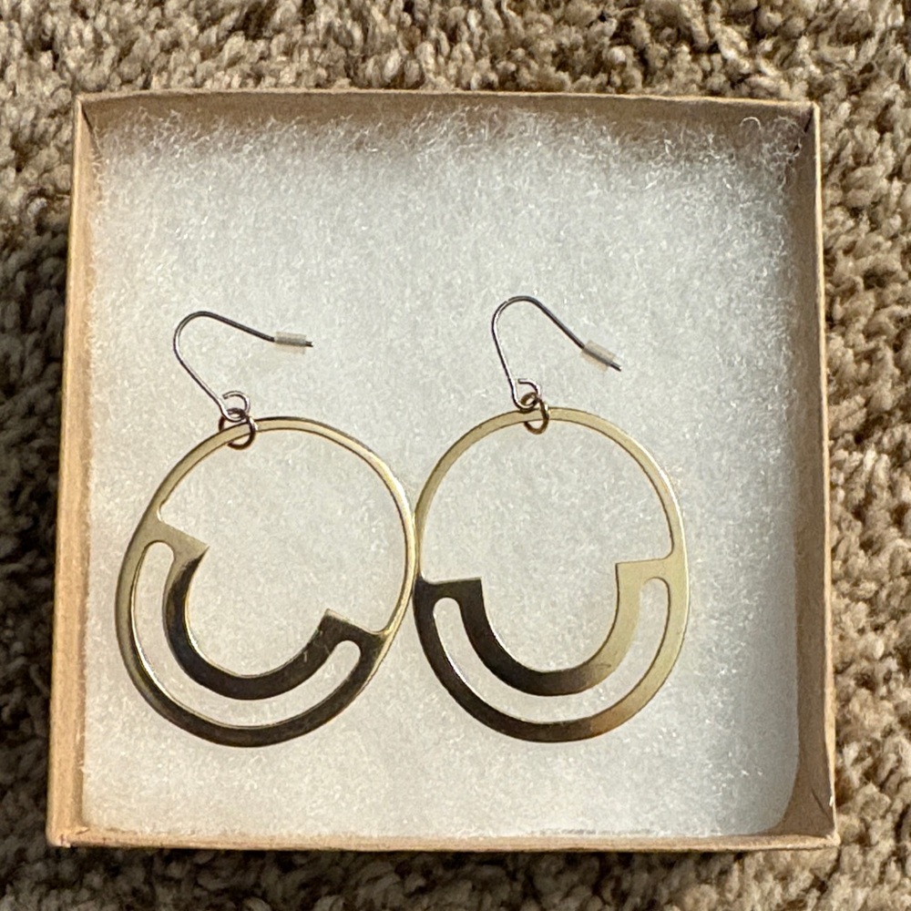Brand New Crowned Free Earrings